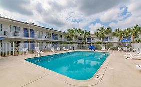 Motel 6-Ft. Pierce, Fl